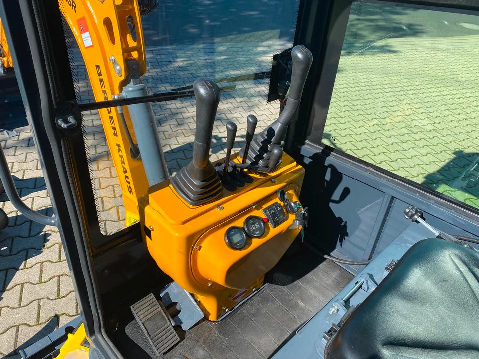 Miniexcavadora Minibagger BK1250KSR inkl. Zubehörpaket Klein *INKL.19% MWST*KUBOTA*SCHWENKARM*VERSTELLFAHRW*SOFORT!*: foto 6