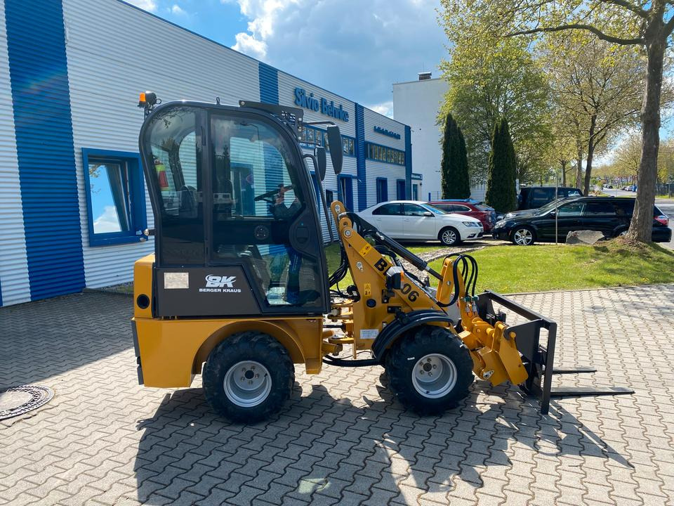 Radlader / Hoflader BK906 mit Kabine *INKL.19% MWST*PERKINS*BERGER KRAUS*GABELPAKET*CE*EURO* - Cargadora articulada: foto 5 Radlader / Hoflader BK906 mit Kabine *INKL.19% MWST*PERKINS*BERGER KRAUS*GABELPAKET*CE*EURO* - Cargadora articulada: foto 5