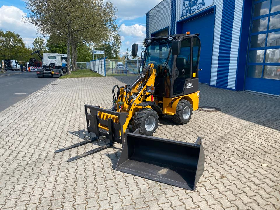 Radlader / Hoflader BK906 mit Kabine *INKL.19% MWST*PERKINS*BERGER KRAUS*GABELPAKET*CE*EURO* - Cargadora articulada: foto 1 Radlader / Hoflader BK906 mit Kabine *INKL.19% MWST*PERKINS*BERGER KRAUS*GABELPAKET*CE*EURO* - Cargadora articulada: foto 1