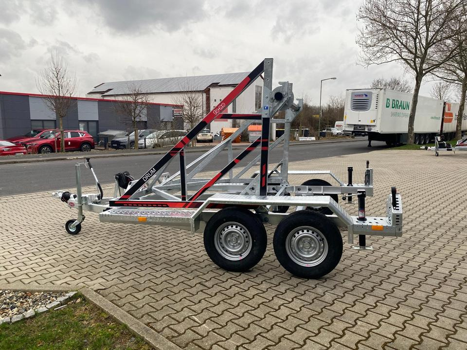 Vermietung / Kabelanhänger 2700KG / Nutzlast 2040KG / Kabeltrommel-Anhänger / Glasfaser/ 3 Tage - Remolque portabobinas: foto 4 Vermietung / Kabelanhänger 2700KG / Nutzlast 2040KG / Kabeltrommel-Anhänger / Glasfaser/ 3 Tage - Remolque portabobinas: foto 4