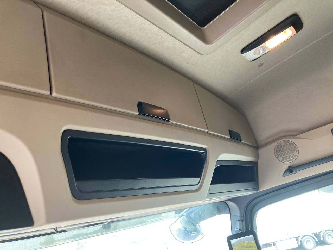 Arrendamiento de Mercedes-Benz Actros 1845 LS 4x2 BigSpace Mercedes-Benz Actros 1845 LS 4x2 BigSpace: foto 20