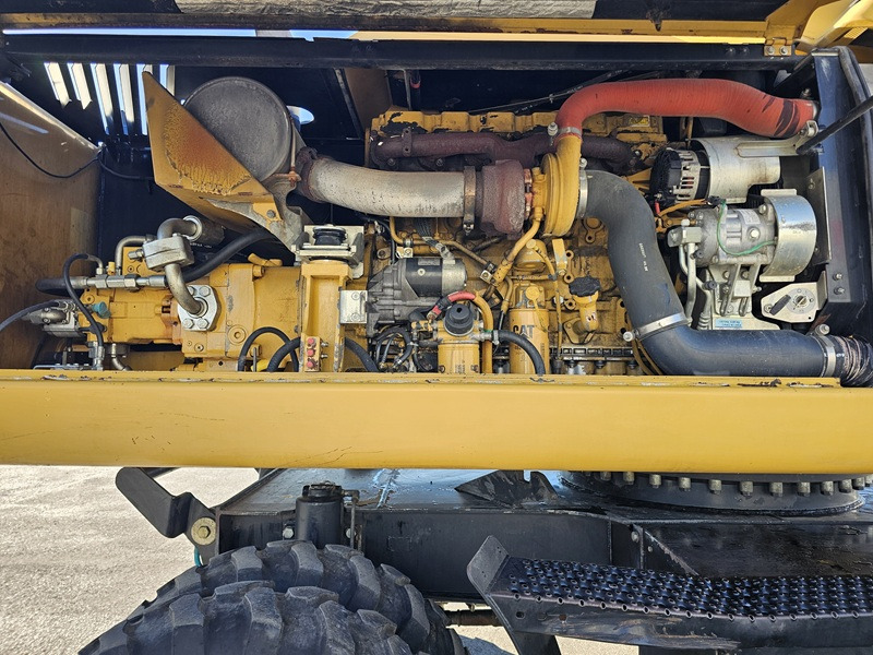 Excavadora de ruedas CATERPILLAR M322D: foto 16 Excavadora de ruedas CATERPILLAR M322D: foto 16