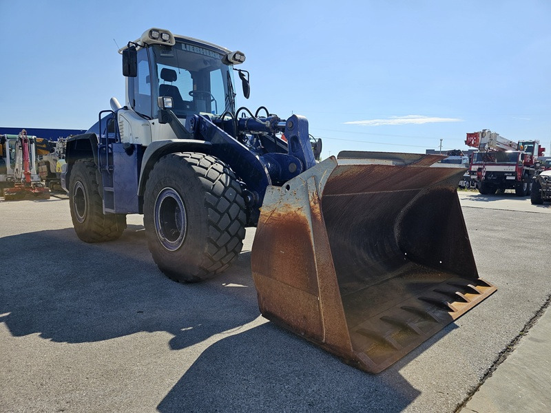 LIEBHERR L556 - Cargadora de ruedas: foto 5 LIEBHERR L556 - Cargadora de ruedas: foto 5