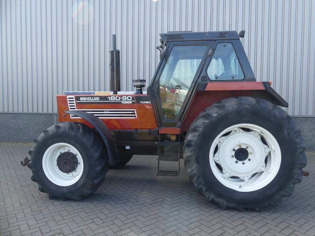 Fiat New Holland 180-90 4WD - Tractor: foto 4 Fiat New Holland 180-90 4WD - Tractor: foto 4