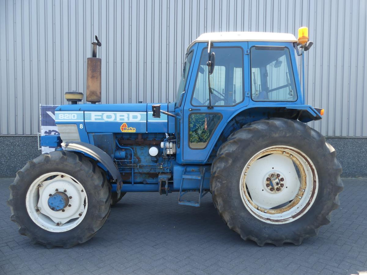 Ford 8210 - Tractor: foto 3 Ford 8210 - Tractor: foto 3