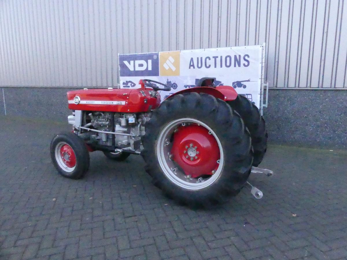 Massey-Ferguson 135 Vinyard - Tractor: foto 4 Massey-Ferguson 135 Vinyard - Tractor: foto 4