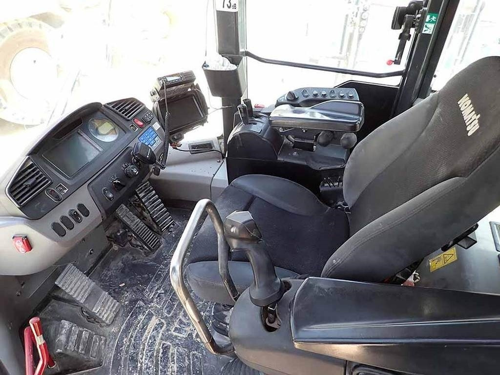Cargadora de ruedas Komatsu WA600-8EO: foto 9