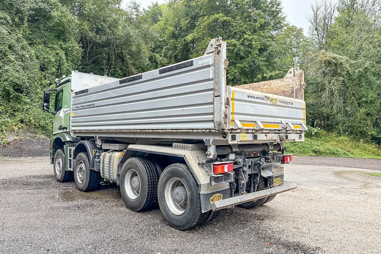 Mercedes-Benz Arocs 4152 - Camión volquete: foto 3 Mercedes-Benz Arocs 4152 - Camión volquete: foto 3