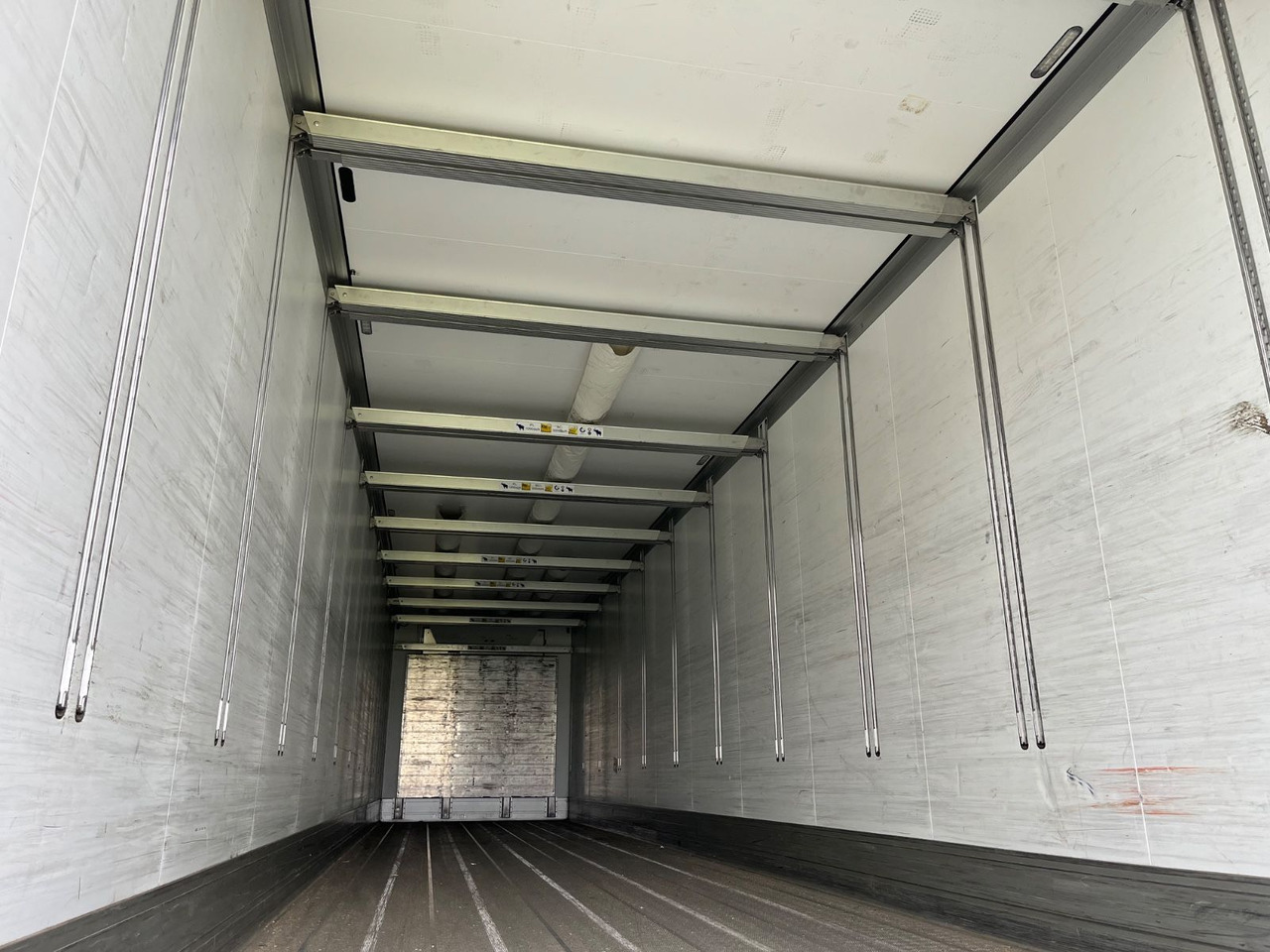 Schmitz Cargobull SKO 24 Carrier 1550 2.70m - Semirremolque frigorífico: foto 4 Schmitz Cargobull SKO 24 Carrier 1550 2.70m - Semirremolque frigorífico: foto 4