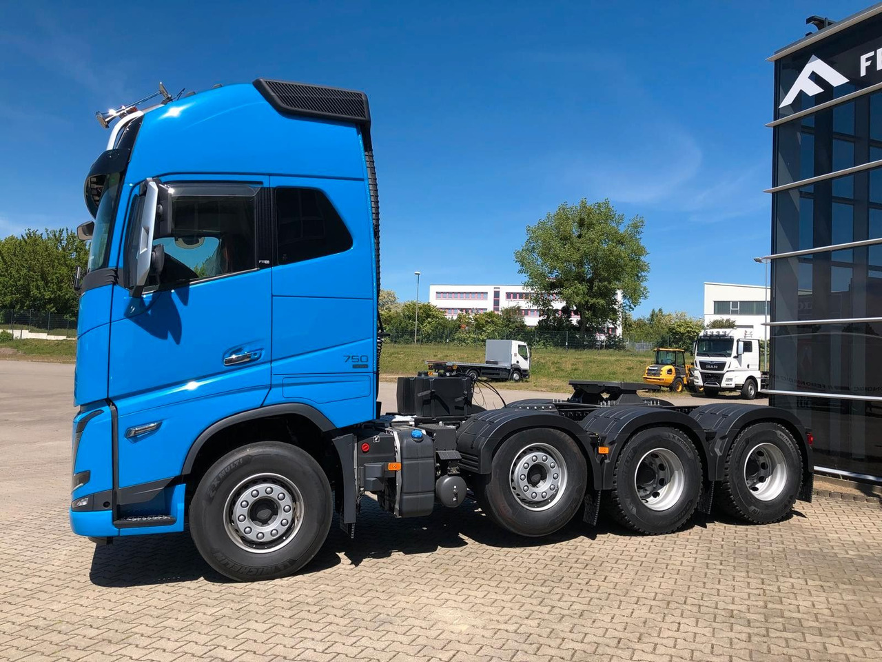 Volvo FH16 750 XL 8x4 Tridem*100T*Kriechgänge*Retarder Volvo FH16 750 XL 8x4 Tridem*100T*Kriechgänge*Retarder - Cabeza tractora: foto 2 Volvo FH16 750 XL 8x4 Tridem*100T*Kriechgänge*Retarder Volvo FH16 750 XL 8x4 Tridem*100T*Kriechgänge*Retarder - Cabeza tractora: foto 2