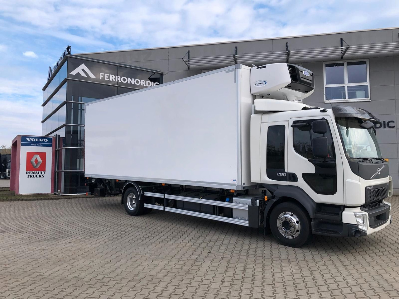 Volvo FL16.280  VollLuft*LBW *Carrier Supra850*a.Miete - Camión frigorífico: foto 1 Volvo FL16.280  VollLuft*LBW *Carrier Supra850*a.Miete - Camión frigorífico: foto 1