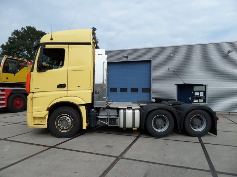 Mercedes-Benz Actros 3351 6x4 - Cabeza tractora: foto 3 Mercedes-Benz Actros 3351 6x4 - Cabeza tractora: foto 3