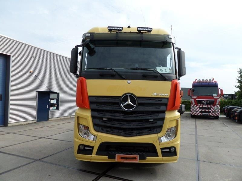 Mercedes-Benz Actros 3351 6x4 - Cabeza tractora: foto 2 Mercedes-Benz Actros 3351 6x4 - Cabeza tractora: foto 2