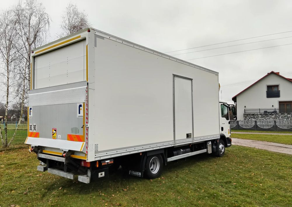 MAN TGL 220 - Camión caja cerrada: foto 4 MAN TGL 220 - Camión caja cerrada: foto 4