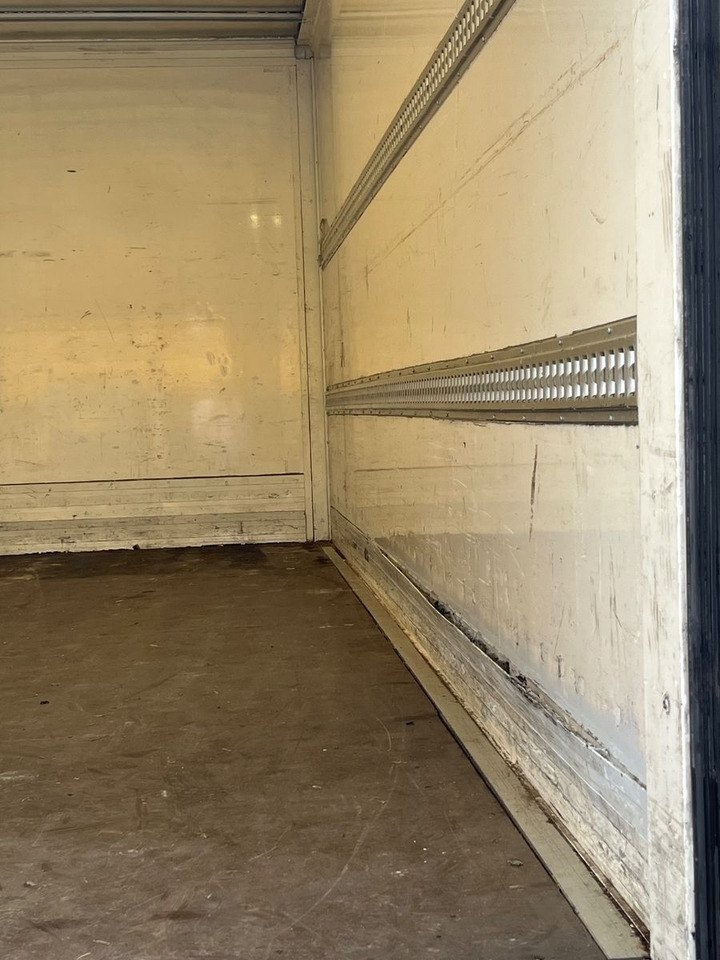 Furgoneta caja cerrada Renault D7.5 210 Kofferaufbau mit LBW: foto 15