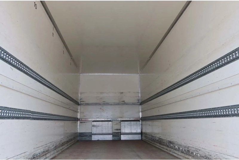 DAF CF 410 Bakwagen + Onderschuif klep - Camión caja cerrada: foto 4 DAF CF 410 Bakwagen + Onderschuif klep - Camión caja cerrada: foto 4