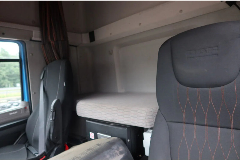 DAF CF 410 Bakwagen + Onderschuif klep - Camión caja cerrada: foto 5 DAF CF 410 Bakwagen + Onderschuif klep - Camión caja cerrada: foto 5