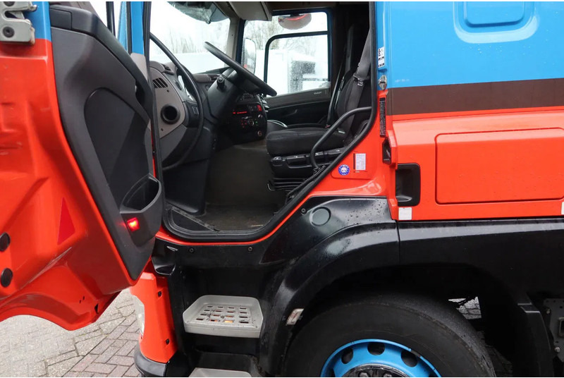 DAF CF 410 Bakwagen + Trailer 2x DHollandia 2000kg 6 stuks in voorraad!! - Camión caja cerrada: foto 5 DAF CF 410 Bakwagen + Trailer 2x DHollandia 2000kg 6 stuks in voorraad!! - Camión caja cerrada: foto 5