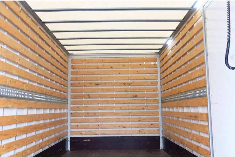 Iveco Daily 35S14 Bak + Klep - Furgoneta caja cerrada: foto 4 Iveco Daily 35S14 Bak + Klep - Furgoneta caja cerrada: foto 4