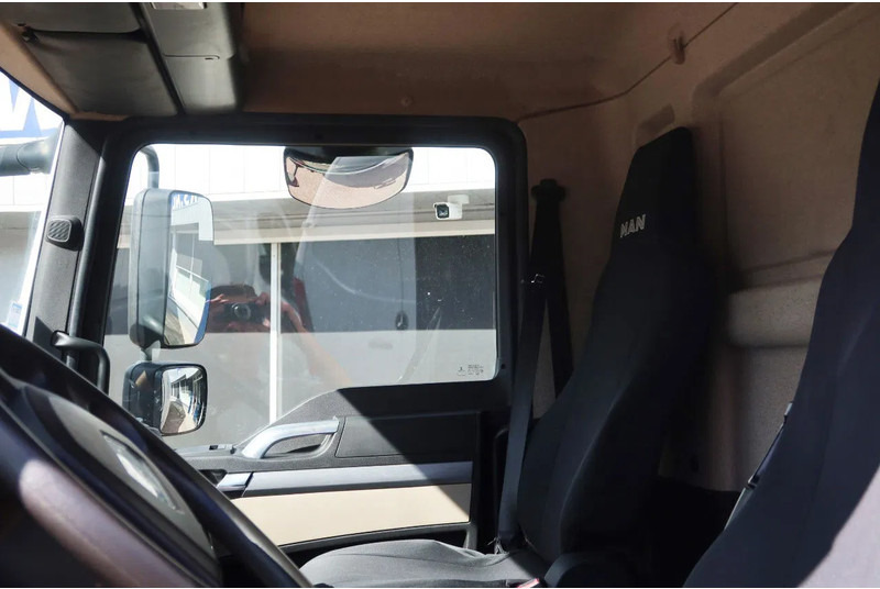 MAN TGL 12.250 Bakwagen + Laadklep DHollandia 2000 kg - Camión caja cerrada: foto 5 MAN TGL 12.250 Bakwagen + Laadklep DHollandia 2000 kg - Camión caja cerrada: foto 5