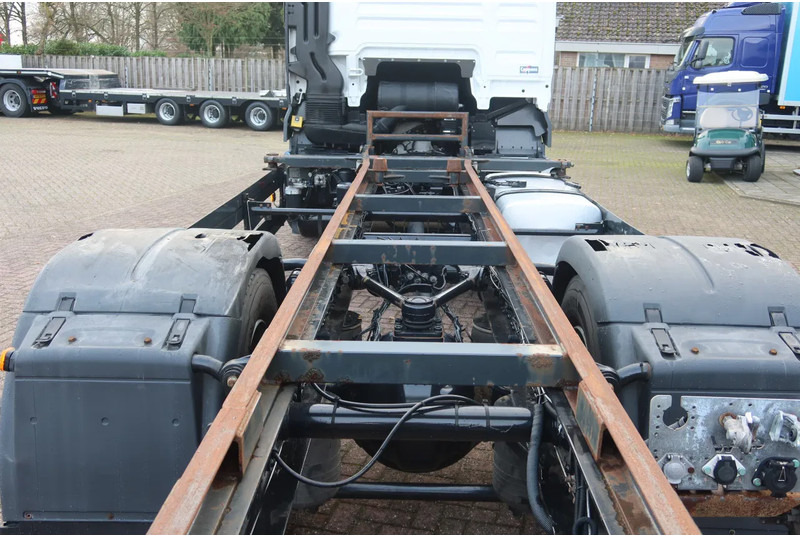 MAN TGX 18 .340 4x2 Full air Chassis, twist locks - Camión chasis: foto 4 MAN TGX 18 .340 4x2 Full air Chassis, twist locks - Camión chasis: foto 4