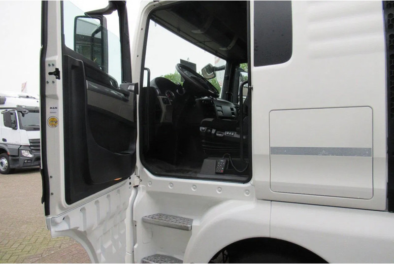 MAN TGX 26.460 XLX Interarder Euro 6 - Camión portavehículos: foto 4 MAN TGX 26.460 XLX Interarder Euro 6 - Camión portavehículos: foto 4