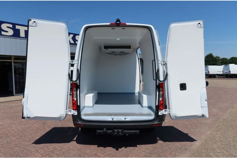 Mercedes-Benz Sprinter 315 CDI Koel/Vries/Verwarmen Carrier Xarios 350 + 220 volt nachtaansluiting - Furgoneta frigorifica: foto 3 Mercedes-Benz Sprinter 315 CDI Koel/Vries/Verwarmen Carrier Xarios 350 + 220 volt nachtaansluiting - Furgoneta frigorifica: foto 3