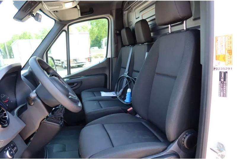 Mercedes-Benz Sprinter 315 CDI Koel/Vries/Verwarmen Carrier Xarios 350 + 220 volt nachtaansluiting - Furgoneta frigorifica: foto 5 Mercedes-Benz Sprinter 315 CDI Koel/Vries/Verwarmen Carrier Xarios 350 + 220 volt nachtaansluiting - Furgoneta frigorifica: foto 5