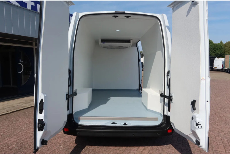 Renault Master Koel/Vries/Verwarmen Met nachtaansluiting 220 Volt Carrier Xarios 350 BPM vrij - Furgoneta frigorifica: foto 4 Renault Master Koel/Vries/Verwarmen Met nachtaansluiting 220 Volt Carrier Xarios 350 BPM vrij - Furgoneta frigorifica: foto 4