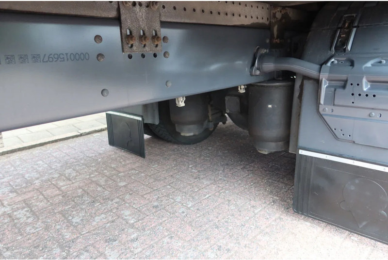 Camión caja cerrada Scania P250 4x2 Bakwagen+Klep E6 Dhollandia 1500 kg: foto 14