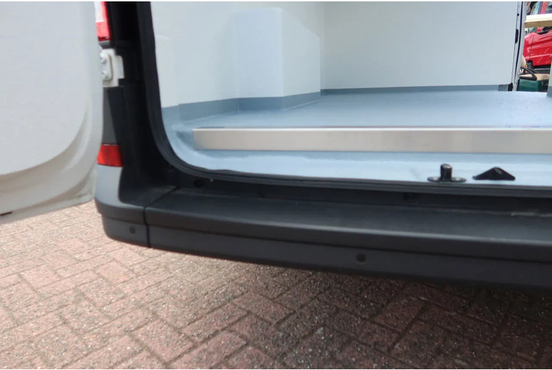 Furgoneta frigorifica Volkswagen Crafter Koel/Vries/Verwarmen , Carrier Xarios 350 met nachtaansluiting BPM vrij: foto 15
