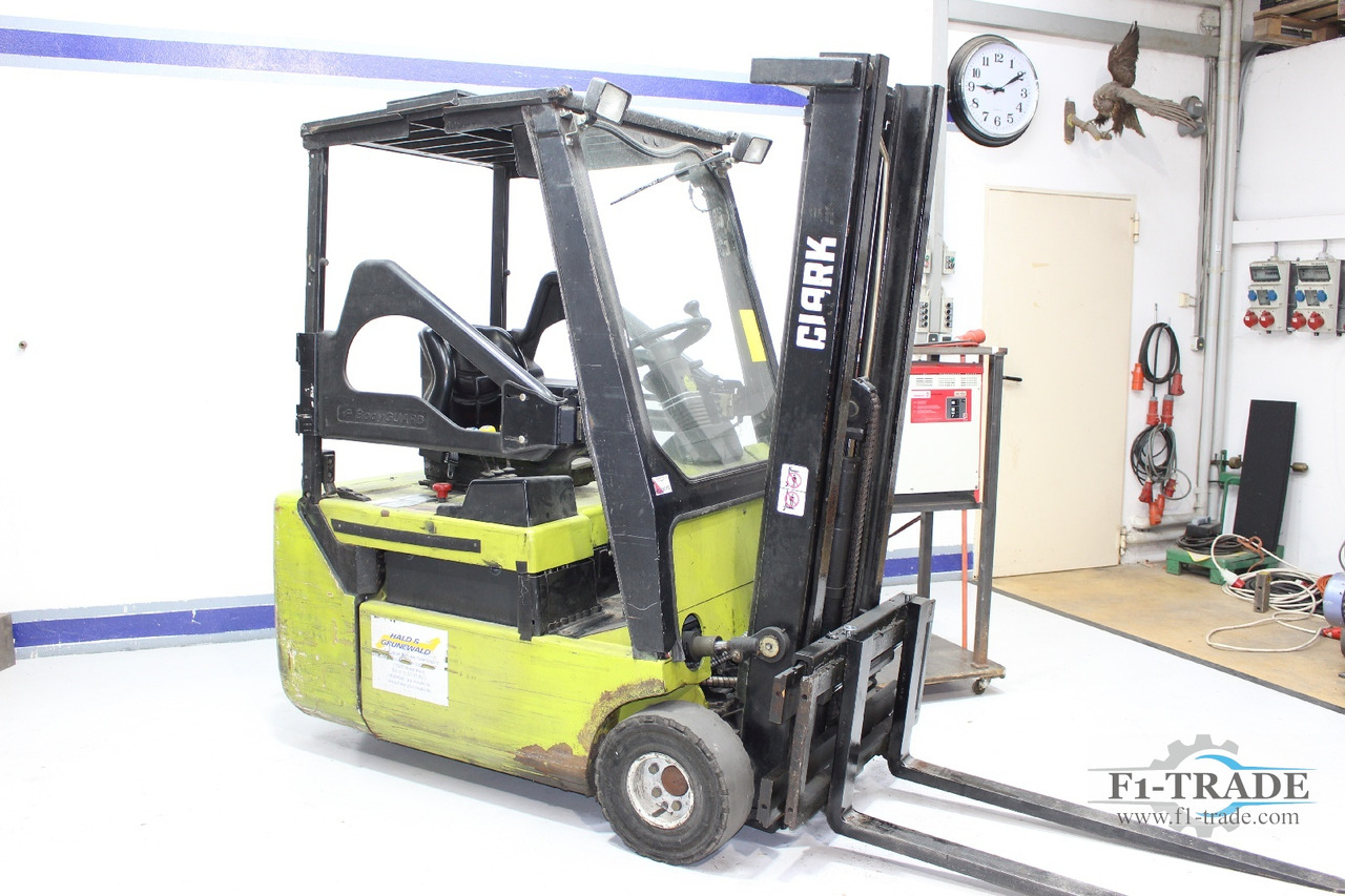 CLARK CTM 16 S - Carretilla elevadora eléctrica: foto 2 CLARK CTM 16 S - Carretilla elevadora eléctrica: foto 2