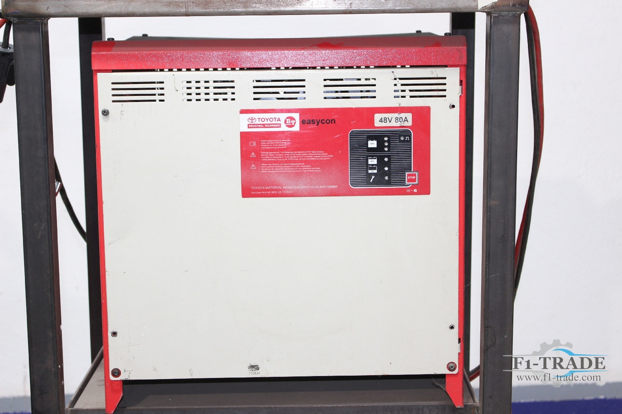 CLARK CTM 16 S - Carretilla elevadora eléctrica: foto 4 CLARK CTM 16 S - Carretilla elevadora eléctrica: foto 4