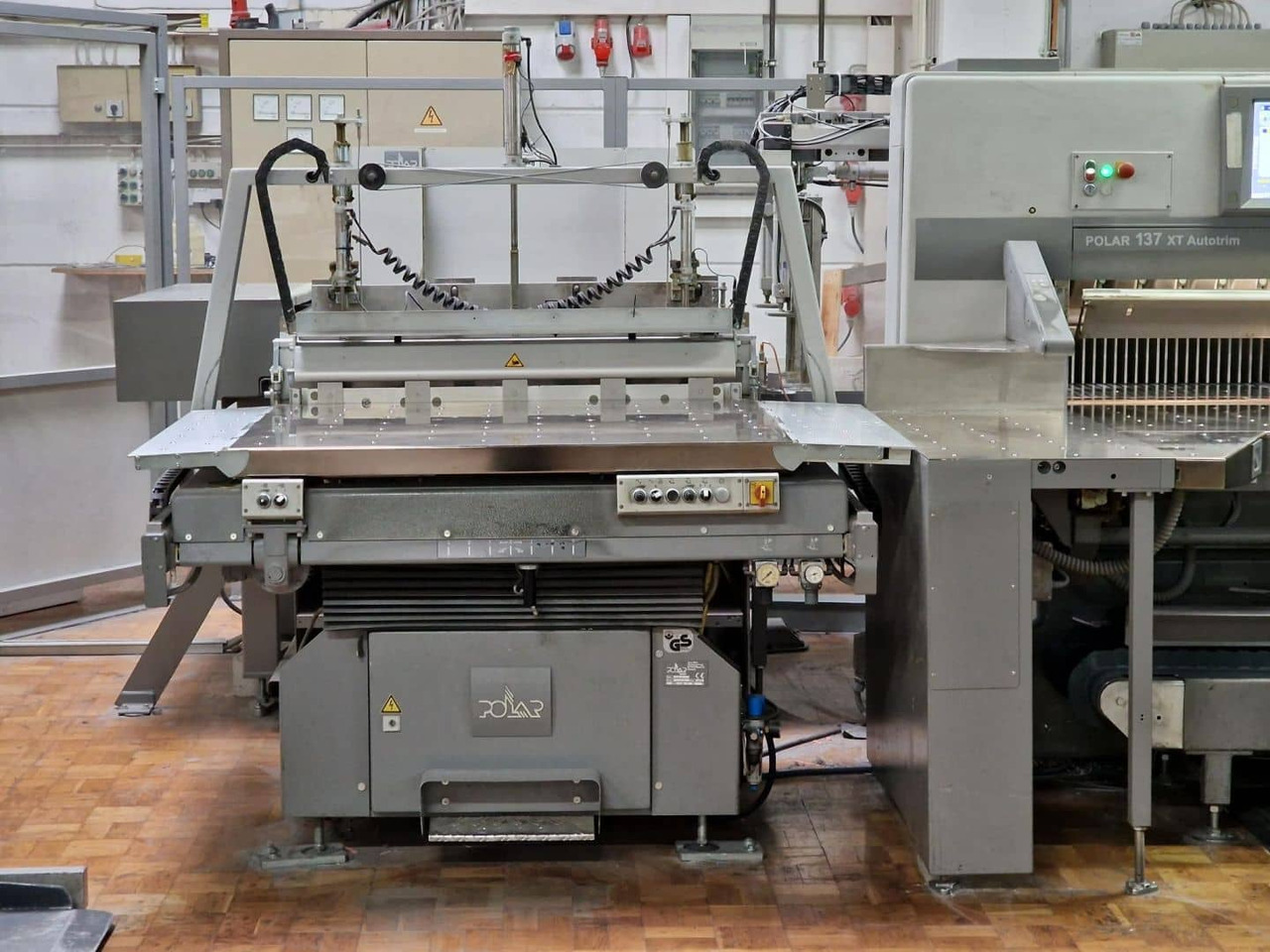 Polar 137XT-AT - Máquina cortadora de papel: foto 3 Polar 137XT-AT - Máquina cortadora de papel: foto 3