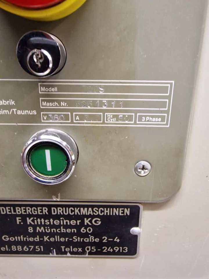 Polar 72 CS - Máquina cortadora de papel: foto 3 Polar 72 CS - Máquina cortadora de papel: foto 3