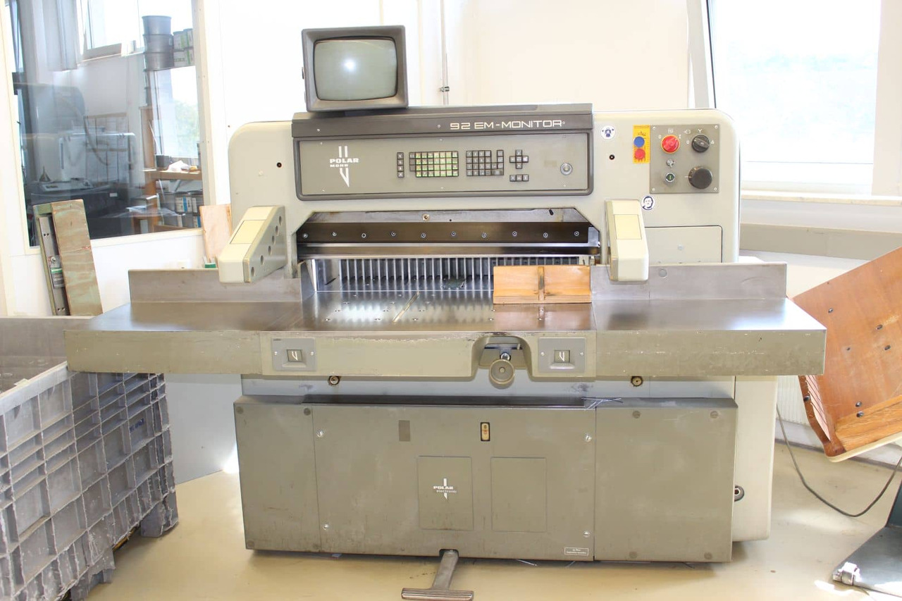 Polar 92 EM-MON - Máquina cortadora de papel: foto 1 Polar 92 EM-MON - Máquina cortadora de papel: foto 1