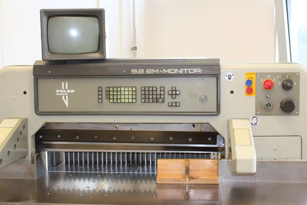 Polar 92 EM-MON - Máquina cortadora de papel: foto 2 Polar 92 EM-MON - Máquina cortadora de papel: foto 2