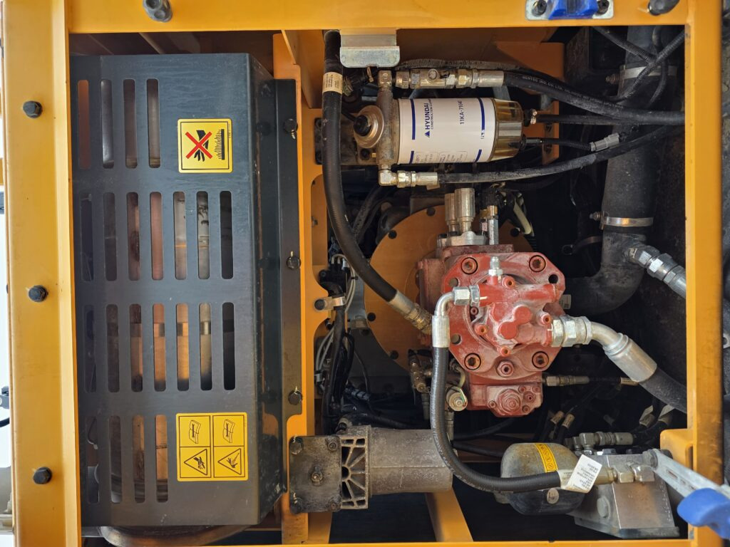 HYUNDAI HX140L C - Excavadora de cadenas: foto 5 HYUNDAI HX140L C - Excavadora de cadenas: foto 5