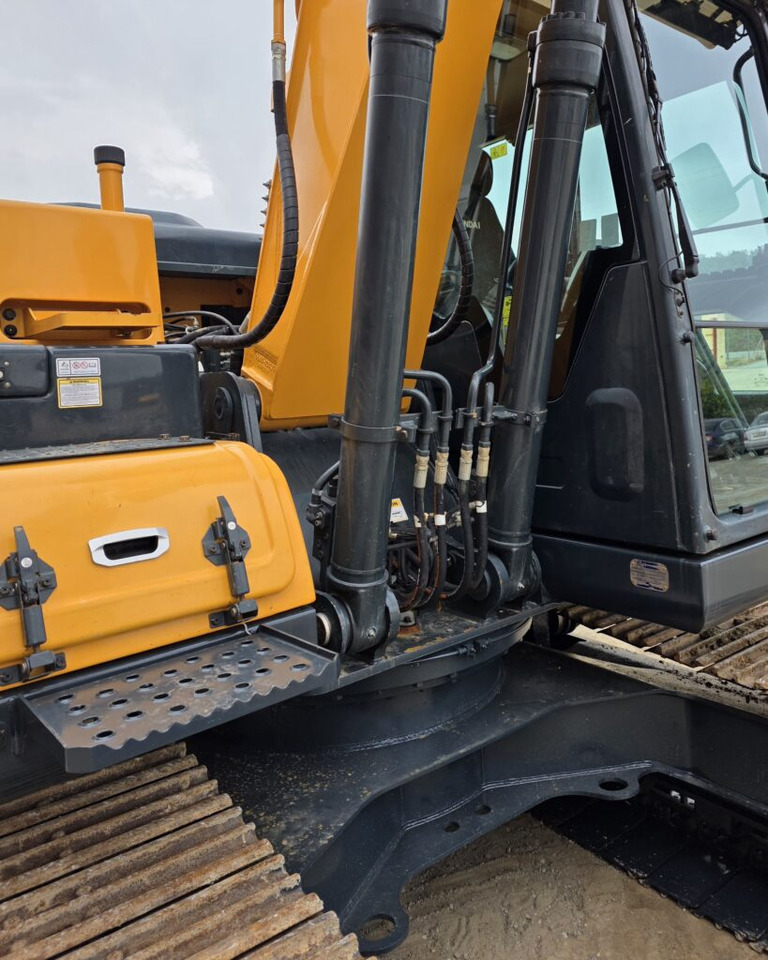 HYUNDAI HX140L C - Excavadora de cadenas: foto 4 HYUNDAI HX140L C - Excavadora de cadenas: foto 4