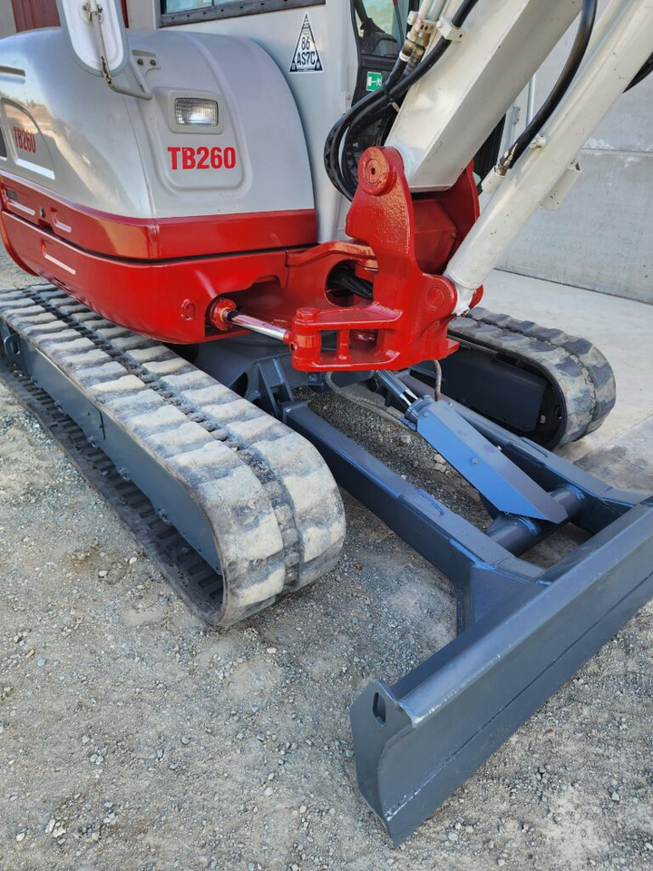 Miniexcavadora TAKEUCHI TB260: foto 6