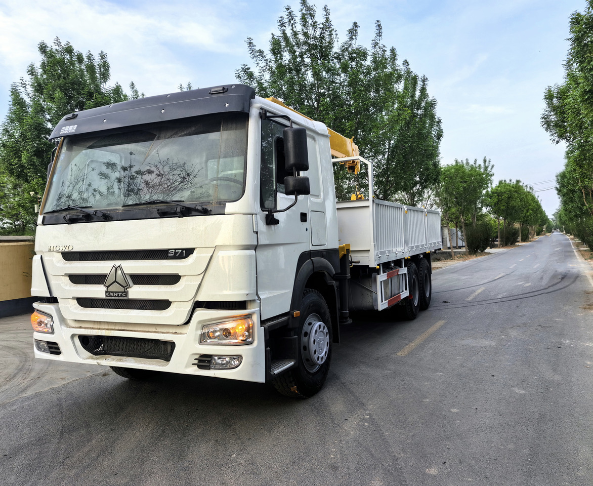 HOWO 371HP CRANE TRUCK - Camión grúa: foto 3 HOWO 371HP CRANE TRUCK - Camión grúa: foto 3