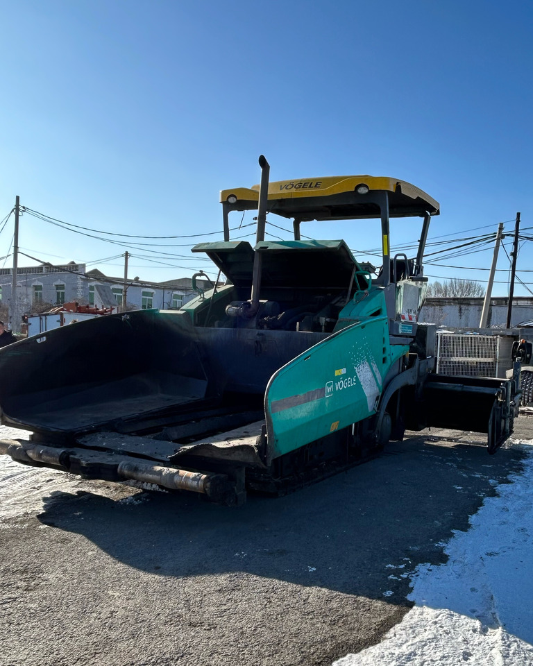 VOGELE SUPER 1600-3 - Pavimentadora de asfalto: foto 1 VOGELE SUPER 1600-3 - Pavimentadora de asfalto: foto 1