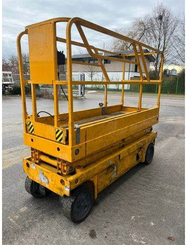 Haulotte Compact 8 - Scherenarbeitsbühne 8,2m, BJ 2021 - Plataforma de tijeras: foto 4 Haulotte Compact 8 - Scherenarbeitsbühne 8,2m, BJ 2021 - Plataforma de tijeras: foto 4