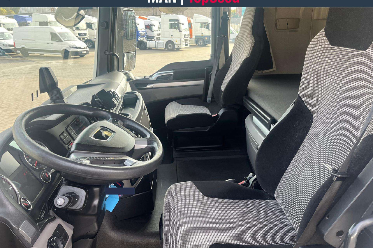 MAN 18.500 4X2 XXL Cab Retarder (9059) - Cabeza tractora: foto 5 MAN 18.500 4X2 XXL Cab Retarder (9059) - Cabeza tractora: foto 5