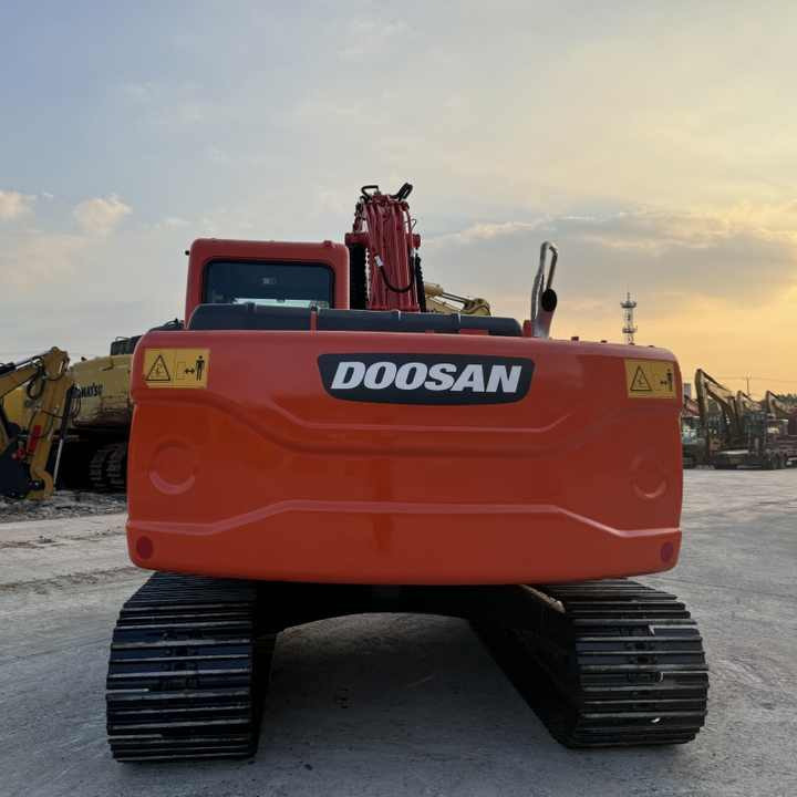 14 Ton Original Korea Used Doosan DX140LC-9c DX 140 150 225 300 Hydraulic Crawler Excavators in Good Condition Doosan140 - Excavadora: foto 4 14 Ton Original Korea Used Doosan DX140LC-9c DX 140 150 225 300 Hydraulic Crawler Excavators in Good Condition Doosan140 - Excavadora: foto 4
