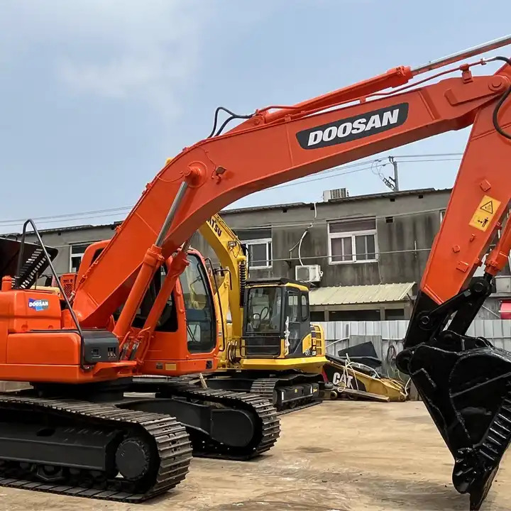 20 ton heavy machine used excavator digger doosan dx225lc with good performance - Excavadora de cadenas: foto 1 20 ton heavy machine used excavator digger doosan dx225lc with good performance - Excavadora de cadenas: foto 1