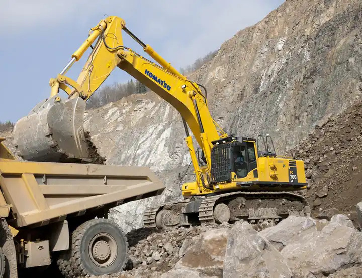 70 Ton Used Japan Komatsu PC700 Excavator for Sale Used Excavator PC220 PC200 PC240 PC600 PC650 PC700 PC800 - Excavadora: foto 1 70 Ton Used Japan Komatsu PC700 Excavator for Sale Used Excavator PC220 PC200 PC240 PC600 PC650 PC700 PC800 - Excavadora: foto 1