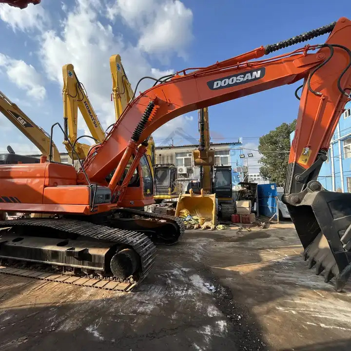 90% new and low hours used excavators Doosan DX300LC second hand excavators 30tons excavator new arrivedd in stock for sale - Excavadora: foto 1 90% new and low hours used excavators Doosan DX300LC second hand excavators 30tons excavator new arrivedd in stock for sale - Excavadora: foto 1