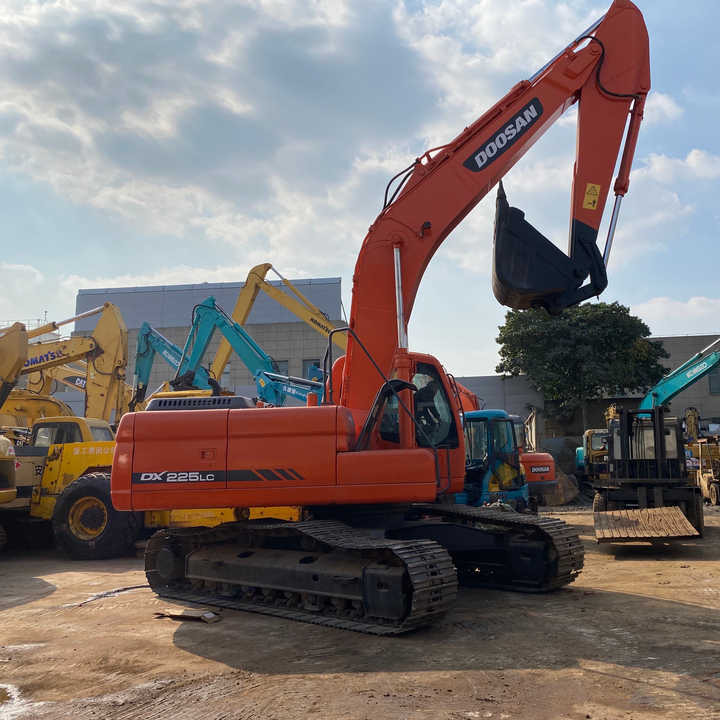 Best Selling DOOSAN excavator machine construction used machinery equipment dx225 DX60 DX70 DH60 DH220 used excavators in stock - Excavadora: foto 1 Best Selling DOOSAN excavator machine construction used machinery equipment dx225 DX60 DX70 DH60 DH220 used excavators in stock - Excavadora: foto 1