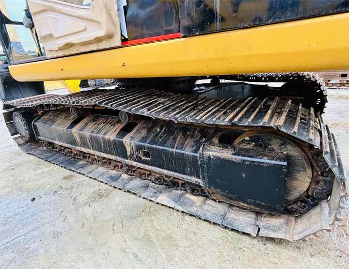 Caterpillar/cat Medium Used Excavator 20t Cat 320b,320c,320d Excavating Equipment With 0.8,1.0,1.2 Cbm Bucket Size In Shanghai - Excavadora de cadenas: foto 4 Caterpillar/cat Medium Used Excavator 20t Cat 320b,320c,320d Excavating Equipment With 0.8,1.0,1.2 Cbm Bucket Size In Shanghai - Excavadora de cadenas: foto 4